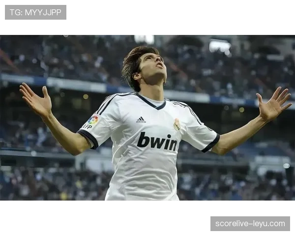 卡卡巴西天才重现绿茵经典瞬间